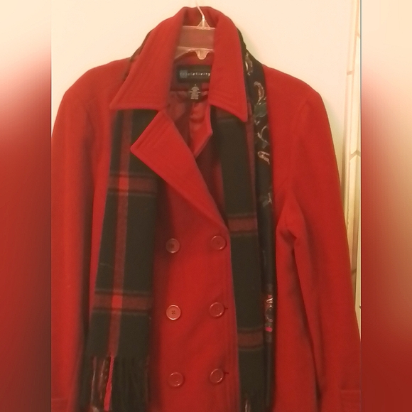 Juniors/Ladies/Women Perfect Red Knee Length Double Breasted Peacoat Size Large. - Picture 3 of 4